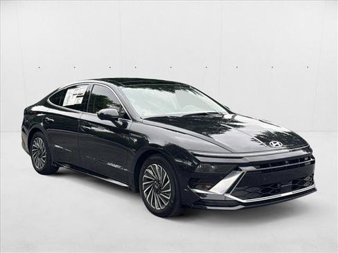 New 2025 Hyundai Sonata Limited image 7