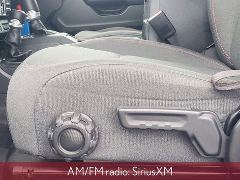 Used 2024 Jeep Wrangler Unlimited Rubicon AWD/4WD image 12