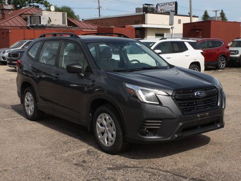 Used 2024 Subaru Forester AWD/4WD image 3