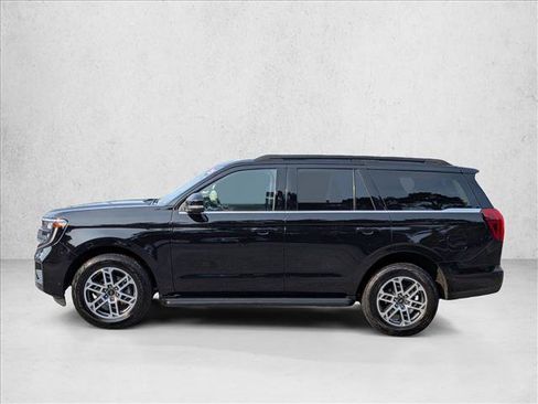 Used 2025 Ford Expedition Active AWD/4WD image 9