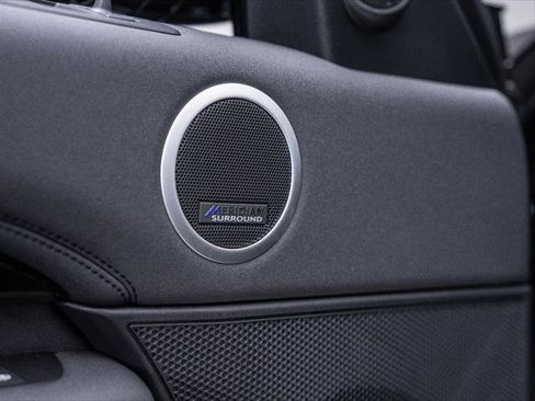 New 2025 Land Rover Discovery S image 24