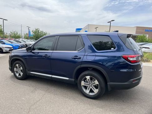 Used 2025 Honda Pilot EX-L image 4