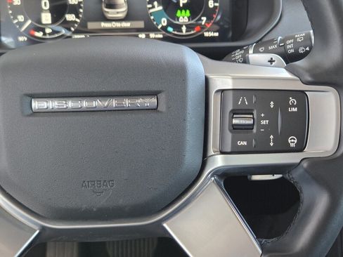 Used 2023 Land Rover Discovery S AWD/4WD image 27