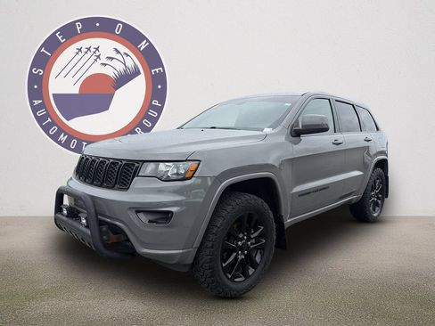 Used 2019 Jeep Grand Cherokee Altitude AWD/4WD image 2