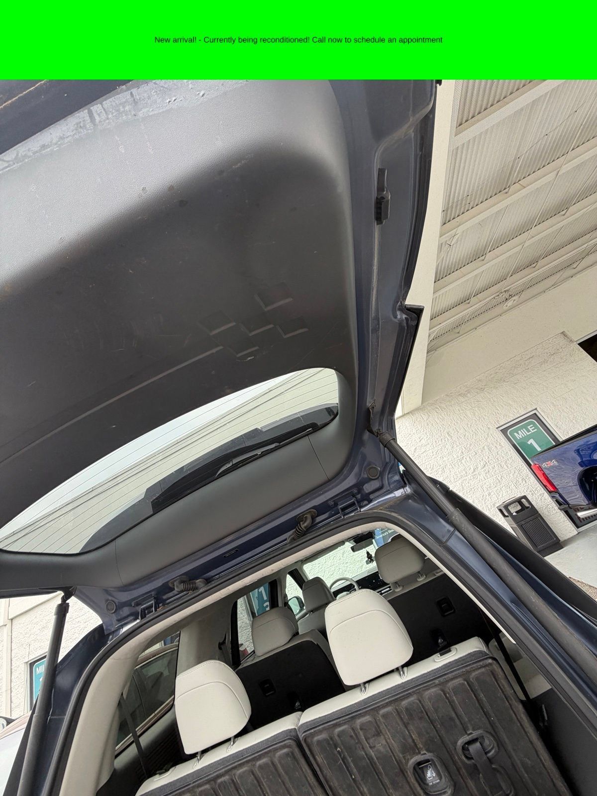 Used 2025 Hyundai Santa Fe Calligraphy FWD image 4