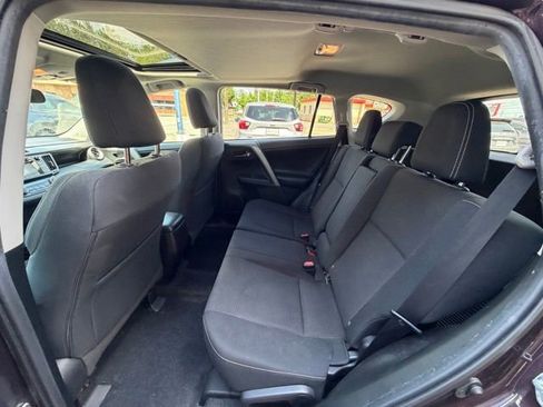 Used 2018 Toyota RAV4 XLE AWD/4WD image 15