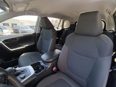 Used 2025 Toyota RAV4 LE AWD/4WD image 43