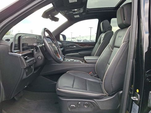 Used 2024 Cadillac Escalade Premium Luxury image 14