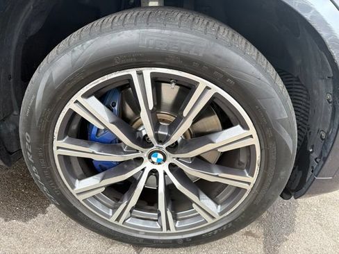 Used 2019 BMW X5 xDrive50i w/ M Sport Package AWD/4WD image 4