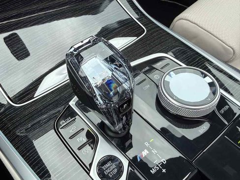 Used 2021 BMW X7 M50i image 26
