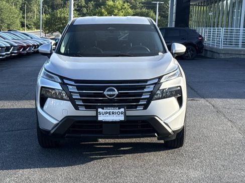 Used 2024 Nissan Rogue SV FWD image 15