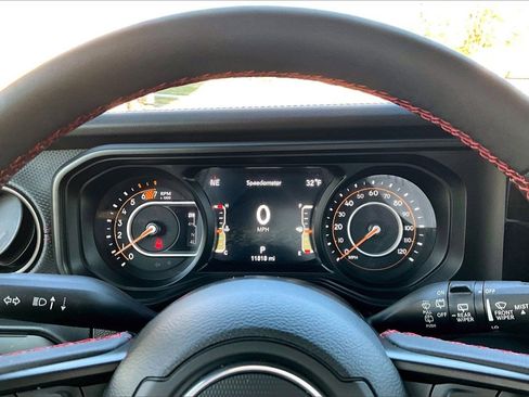 Certified 2024 Jeep Wrangler Unlimited Rubicon w/ Technology Group image 10