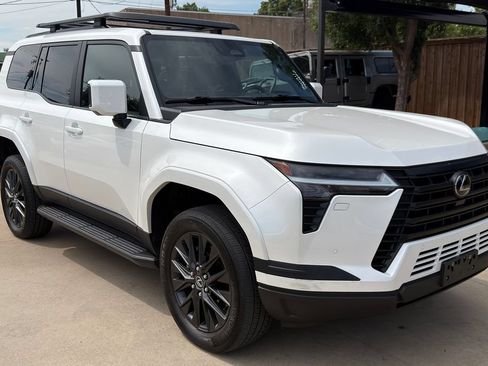 Used 2024 Lexus GX 550 w/ Cold Area Package AWD/4WD image 3