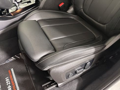 Used 2024 BMW X3 sDrive30i w/ Convenience Package image 11