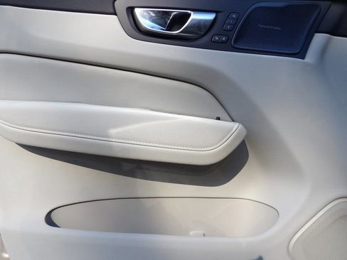 New 2026 Volvo XC60 B5 Ultra w/ Protection Package Premier image 8