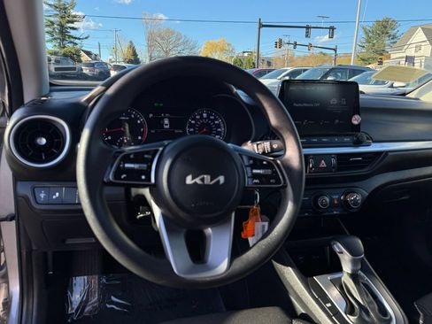 Used 2023 Kia Forte LXS w/ LXS Technology Package FWD image 24