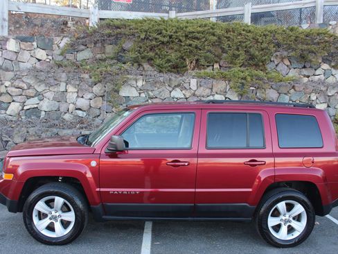 Used 2011 Jeep Patriot Sport w/ PWR Value Group AWD/4WD image 6