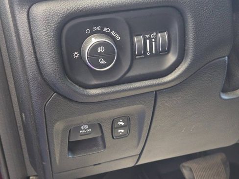 Used 2019 RAM 1500 Laramie image 11