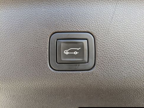 Used 2023 GMC Yukon SLT w/ Max Trailering Package image 13