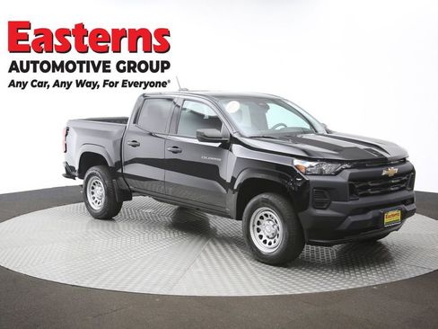 Used 2023 Chevrolet Colorado W/T RWD image 46