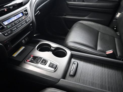 Used 2022 Honda Pilot Special Edition image 17