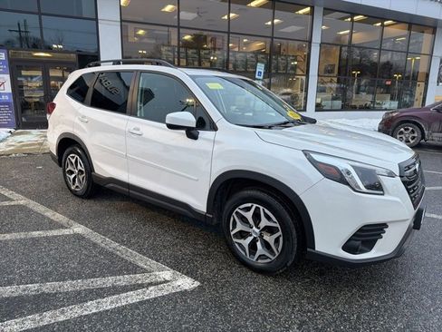 Used 2022 Subaru Forester Premium image 14