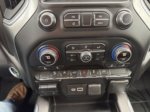 Used 2019 Chevrolet Silverado 1500 RST image 37