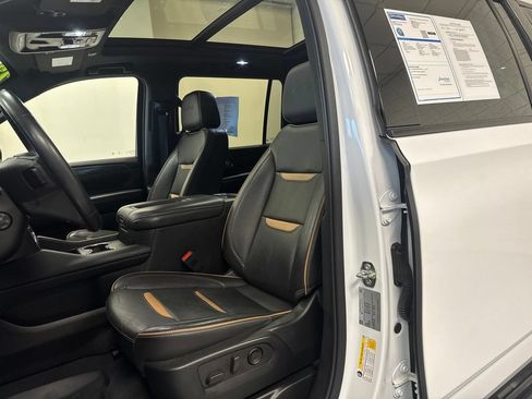 Used 2023 GMC Yukon XL AT4 w/ AT4 Premium Plus Package AWD/4WD image 4