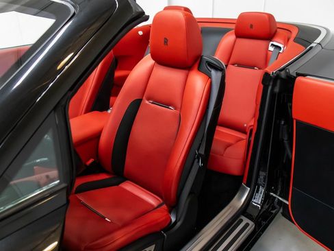 Used 2020 Rolls-Royce Dawn RWD image 42