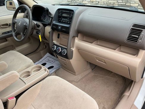 Used 2005 Honda CR-V EX image 10