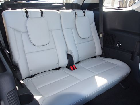 Used 2025 Ford Explorer Platinum w/ Ultimate Package image 15