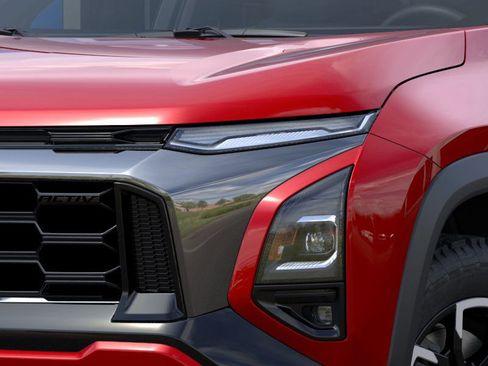 New 2025 Chevrolet Equinox ACTIV w/ Safety and Technology Package image 10