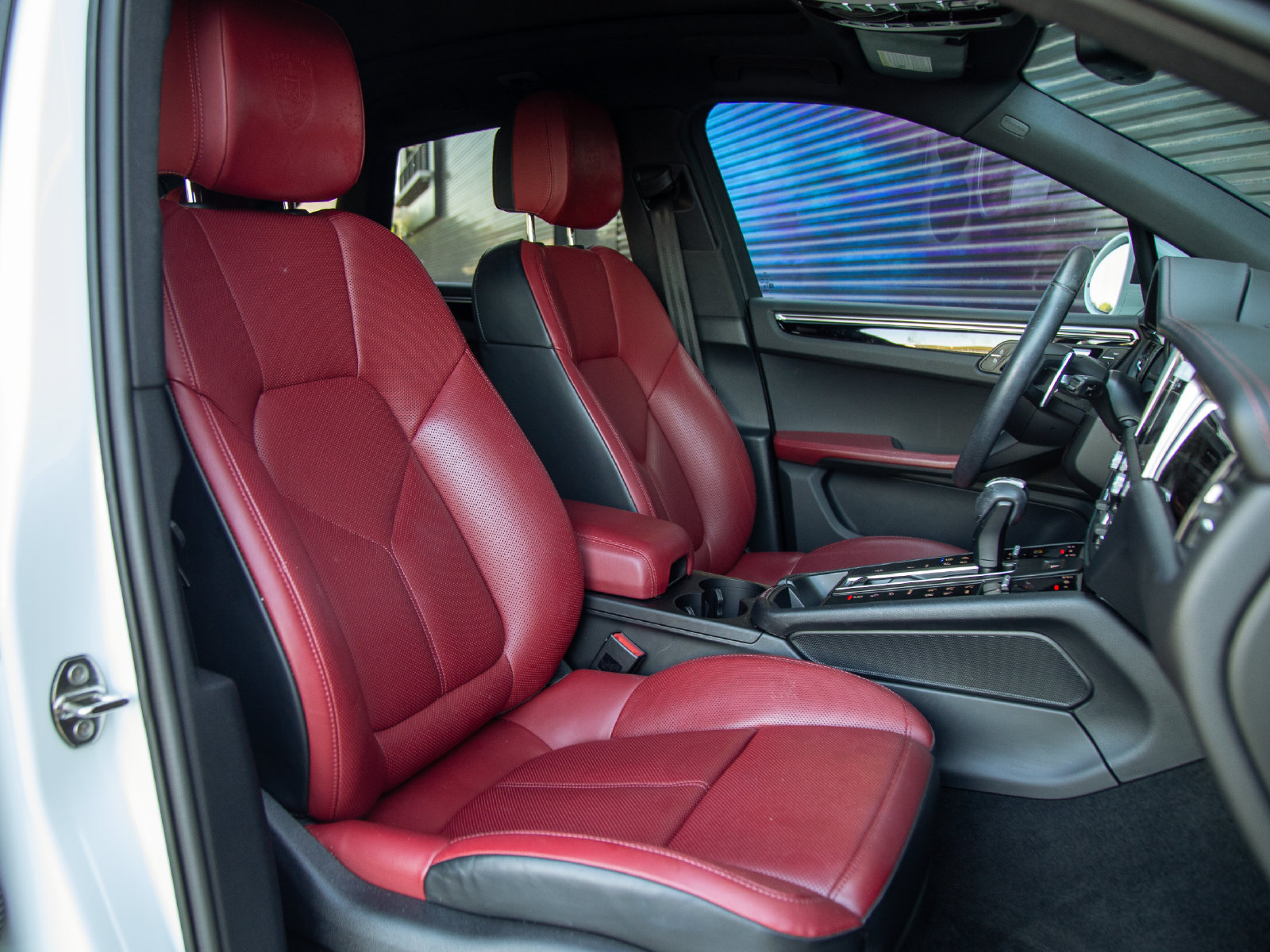 Certified 2024 Porsche Macan AWD/4WD image 17