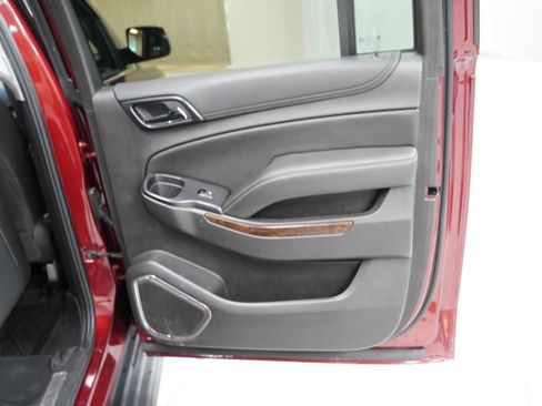 Used 2018 Chevrolet Suburban LT AWD/4WD image 25