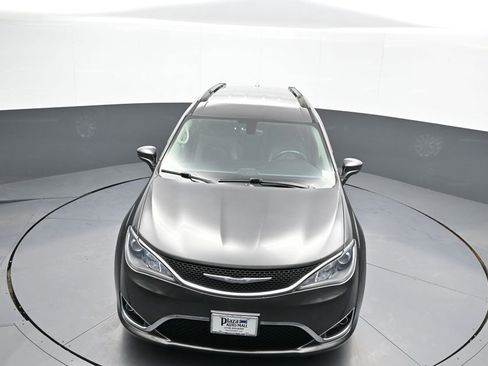 Used 2017 Chrysler Pacifica Touring-L image 35