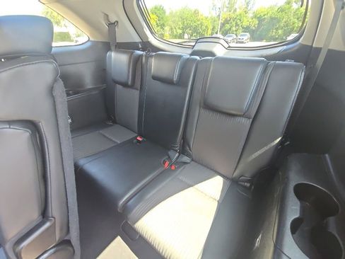 Used 2019 Toyota Highlander Plus FWD image 29