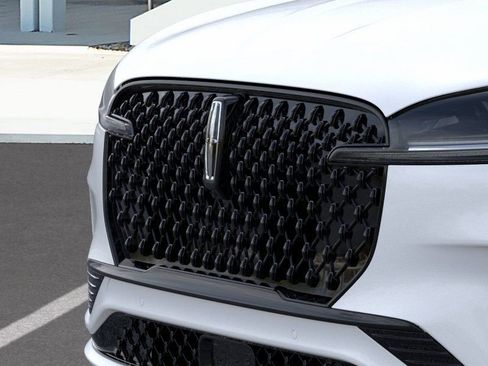 New 2026 Lincoln Aviator AWD image 17