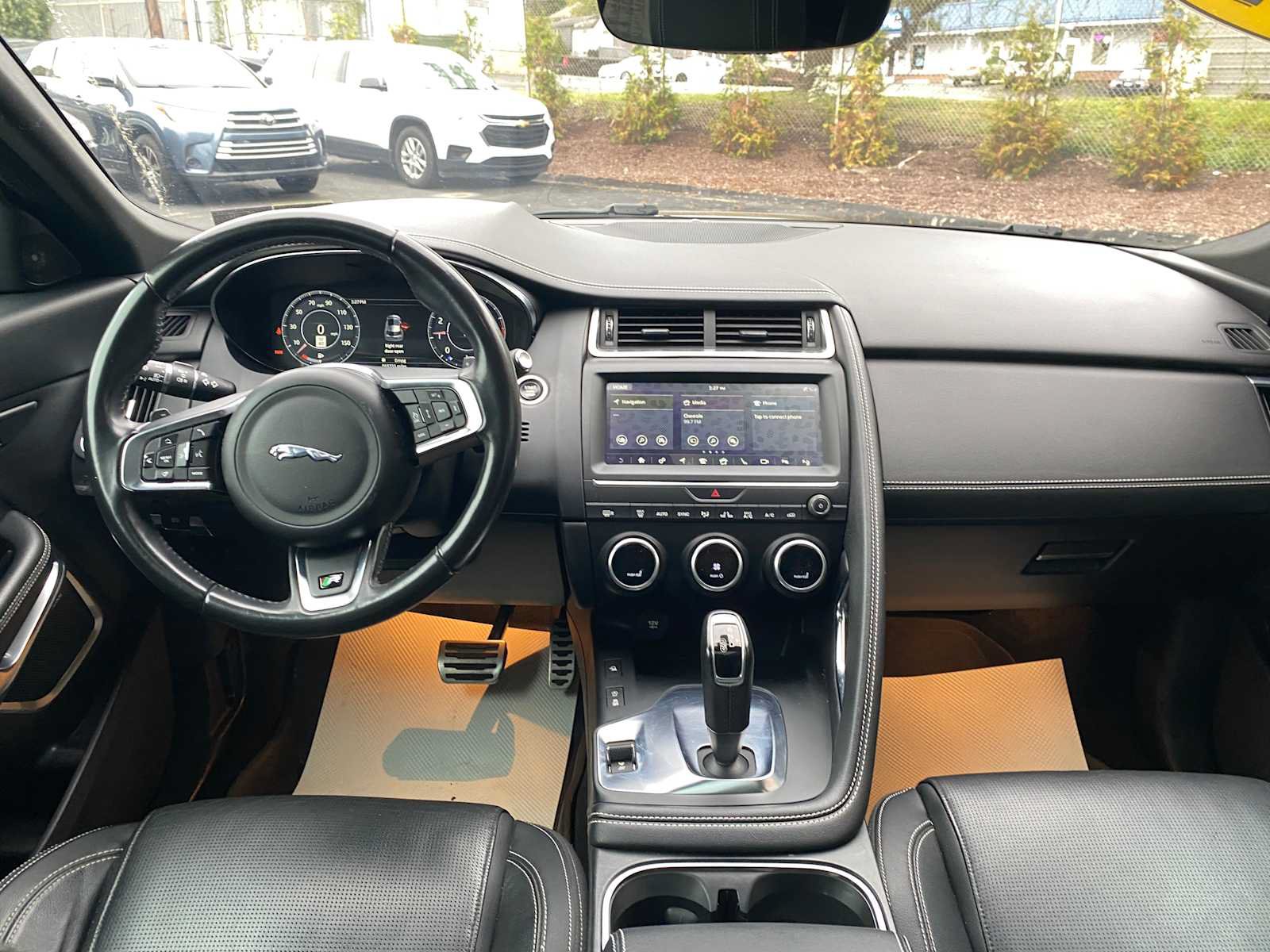 Used 2018 Jaguar E-PACE R-Dynamic SE AWD/4WD image 7