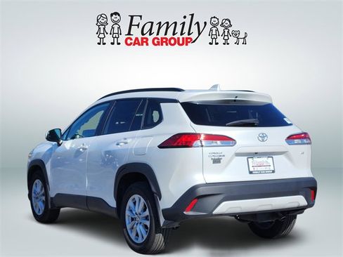 Certified 2023 Toyota Corolla Cross LE image 3