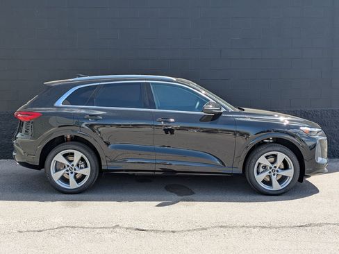 New 2026 Audi Q5 Premium AWD/4WD image 4
