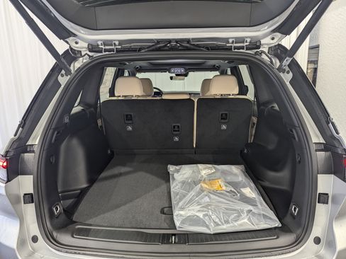 New 2025 Jeep Grand Cherokee Limited image 9