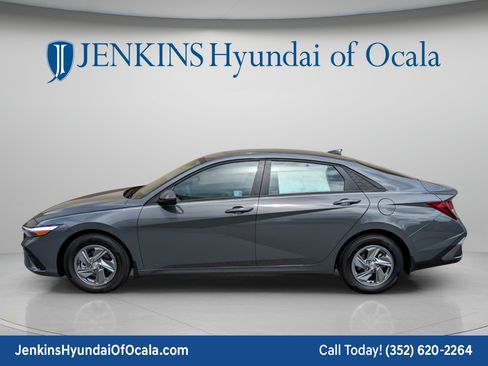 New 2026 Hyundai Elantra SE FWD image 7