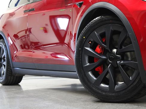 Used 2023 Tesla Model X Plaid image 3