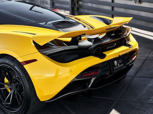 Used 2019 McLaren 720S image 14
