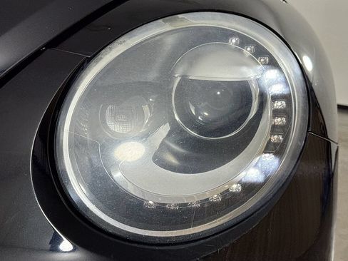 Used 2013 Volkswagen Beetle Turbo FWD image 37