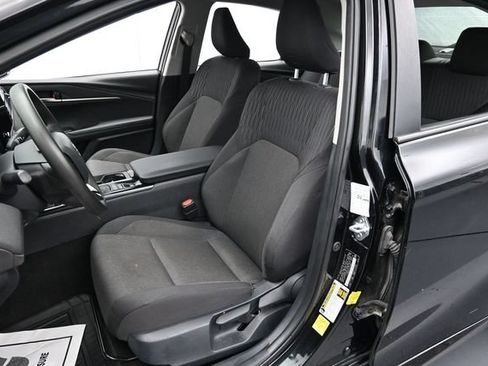 Used 2025 Toyota Camry LE FWD image 10