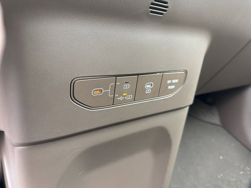 Used 2024 Kia EV9 GT-Line image 19