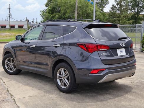 Used 2017 Hyundai Santa Fe Sport FWD image 2