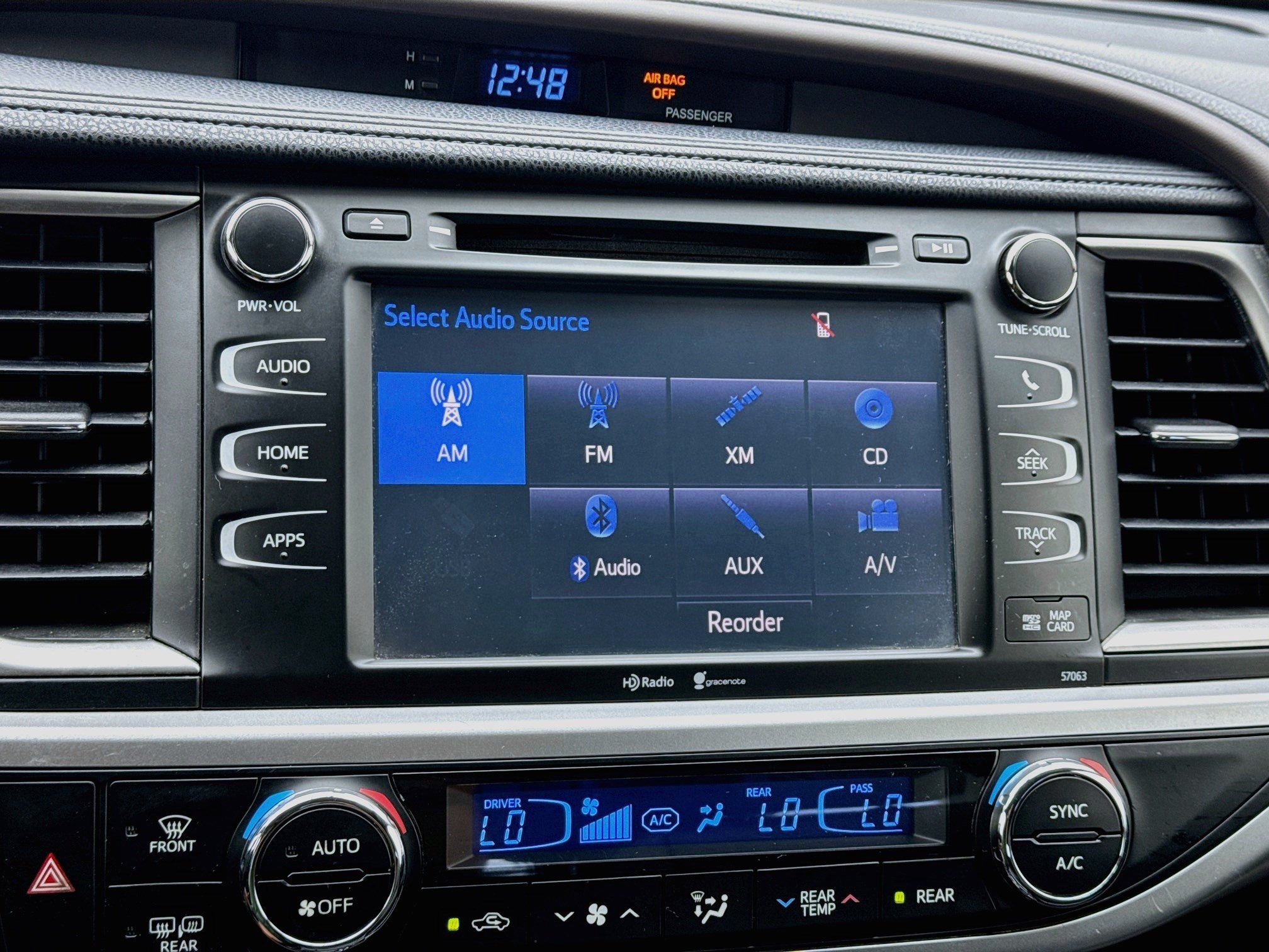 Used 2015 Toyota Highlander XLE FWD image 11