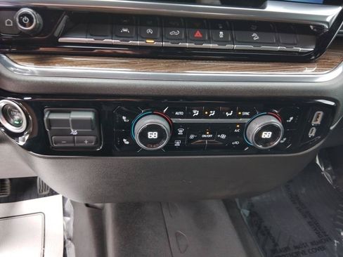 Used 2023 Chevrolet Silverado 1500 LT AWD/4WD image 24